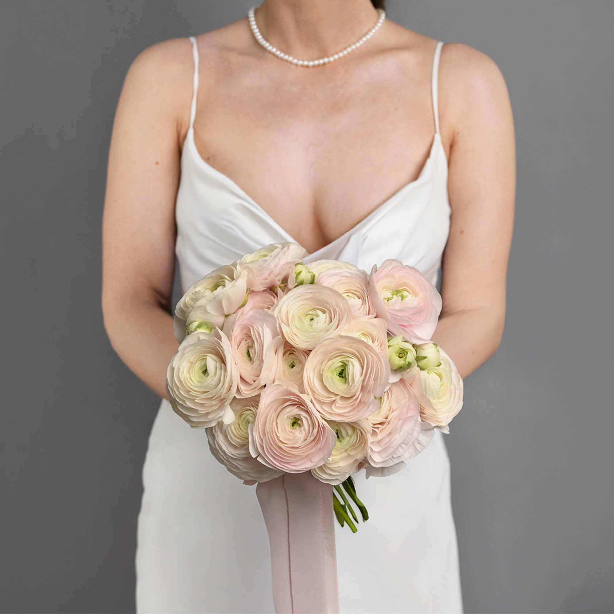 Buchete mireasa si nasa - California Flowers, Buchet mireasa cu ranunculus roz, Californiaflowers.ro