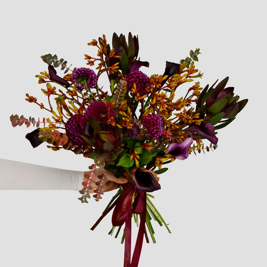 Buchet dalii, leucadendron si cale , 1