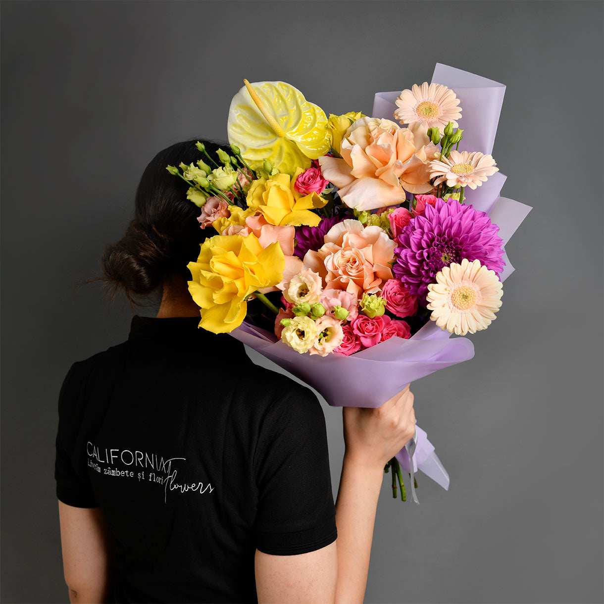 Buchet trandafiri speciali galbeni, dalii si mini gerbera, 2