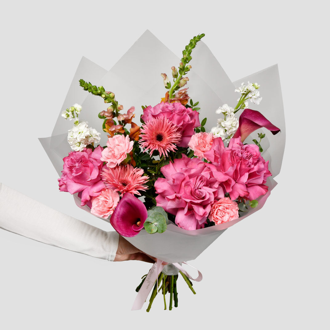 Buchet trandafiri speciali roz, gerbera mini si cale, 1