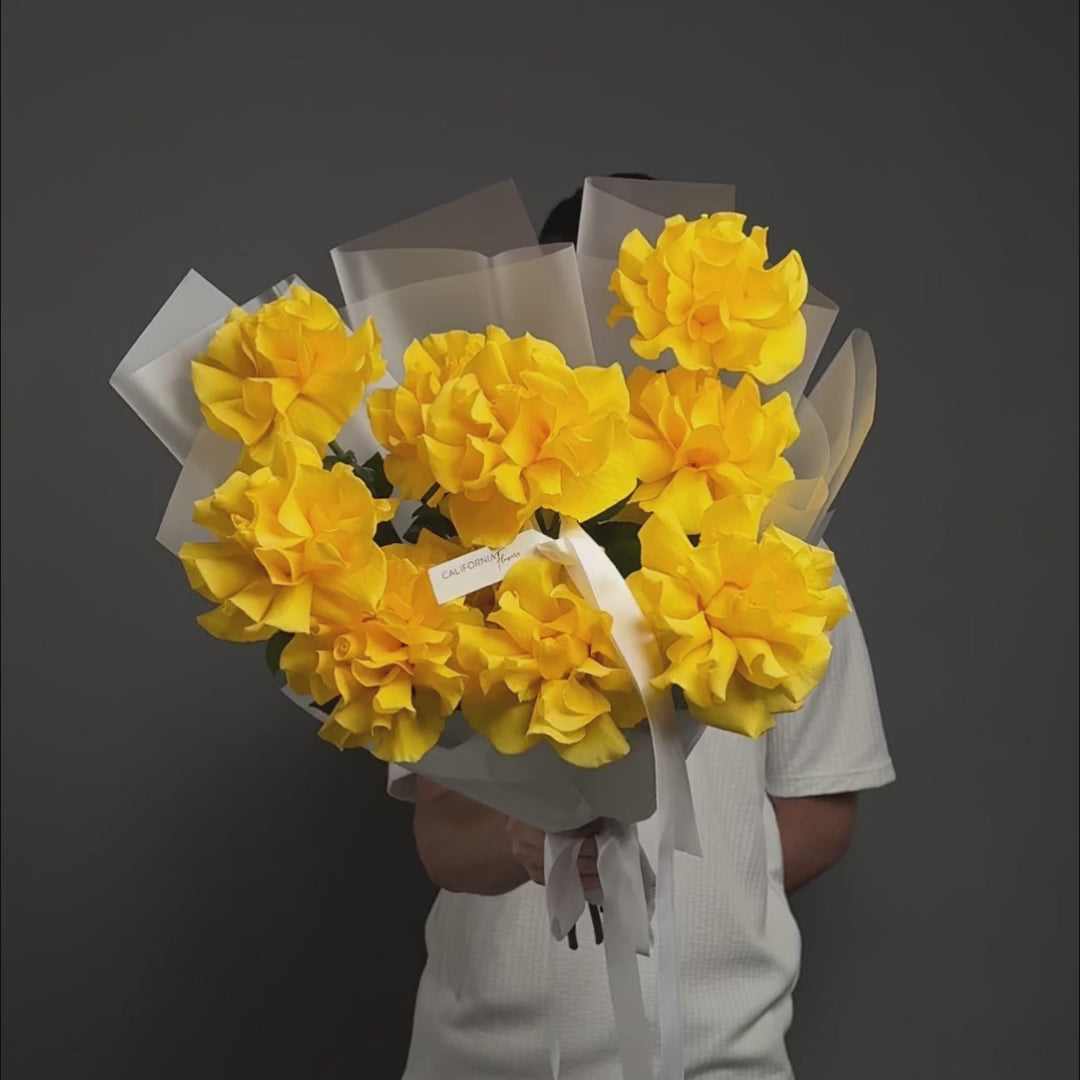 Buchet 11 trandafiri speciali galbeni, 4, Californiaflowers.ro