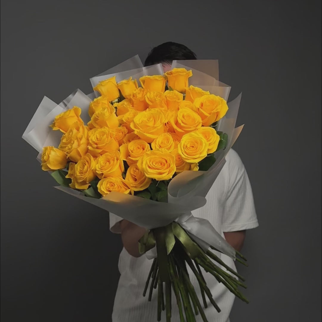 Buchet 47 trandafiri galbeni, 4, Californiaflowers.ro