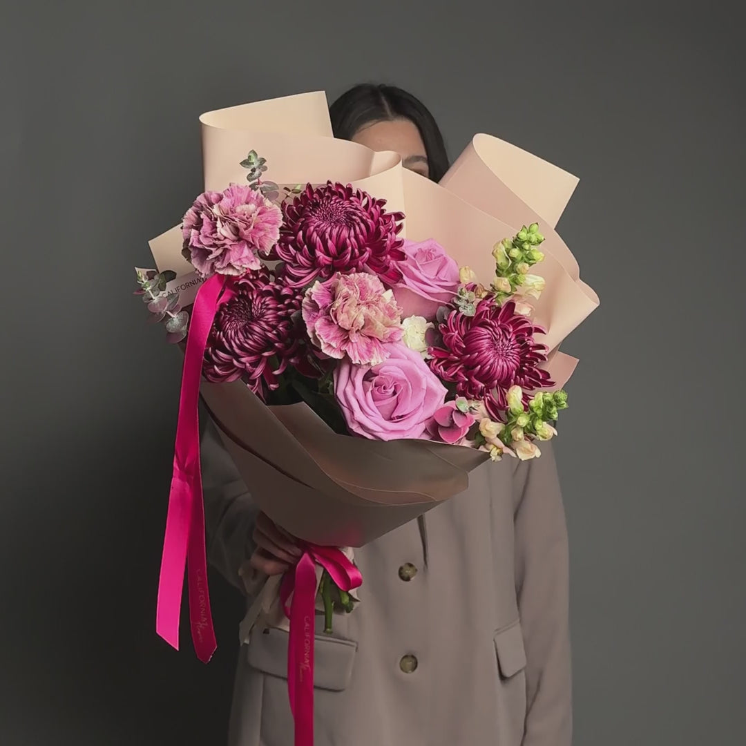 Buchet crizanteme si trandafiri lila, 10, Californiaflowers.ro