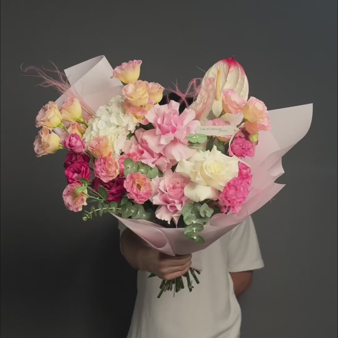 Buchet trandafiri speciali, anthurium si lisianthus, 4, Californiaflowers.ro