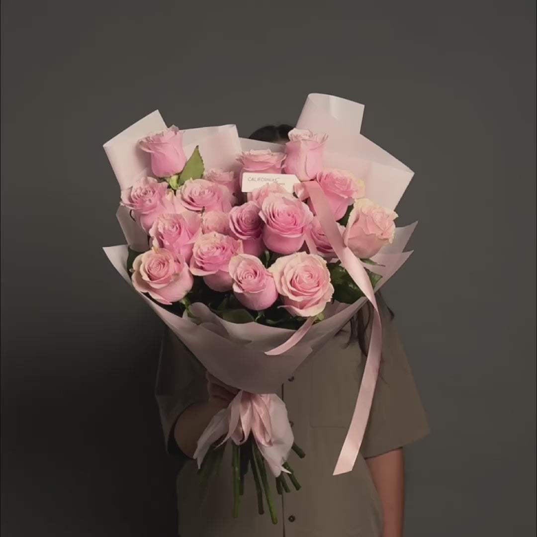 Buchet 19 trandafiri roz, 4, Californiaflowers.ro