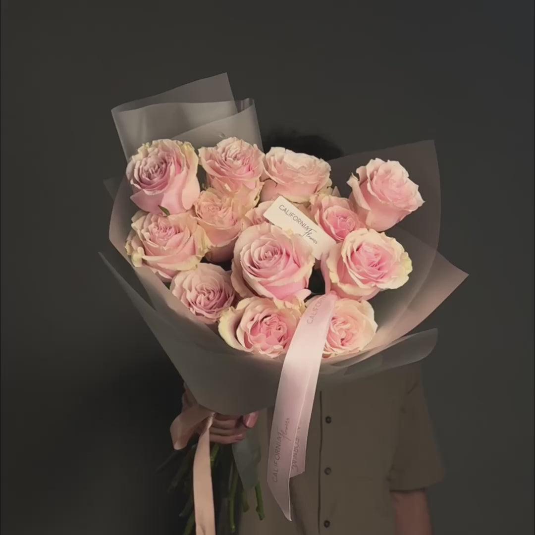 Buchet 13 trandafiri roz, 4, Californiaflowers.ro
