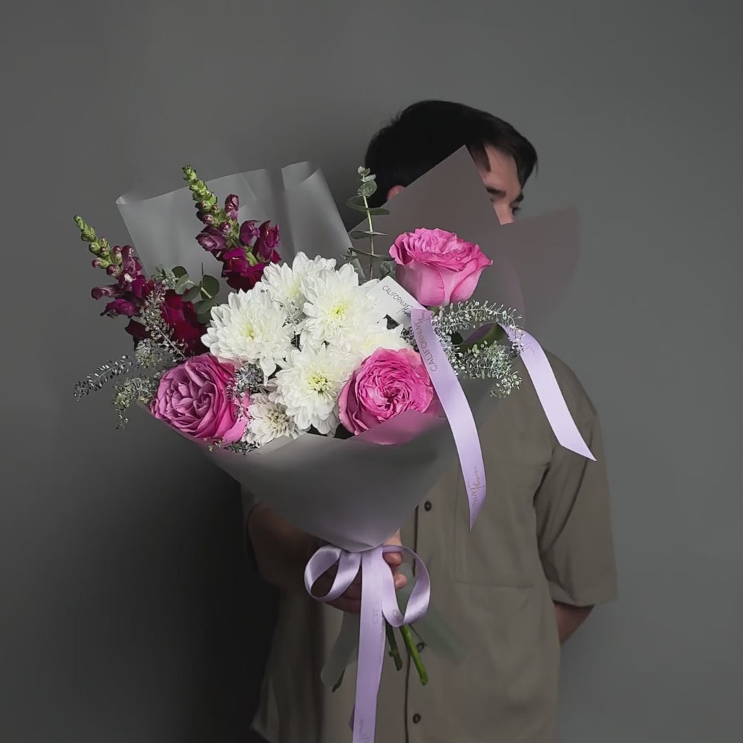 Buchet trandafiri roz si crizanteme, 12, Californiaflowers.ro