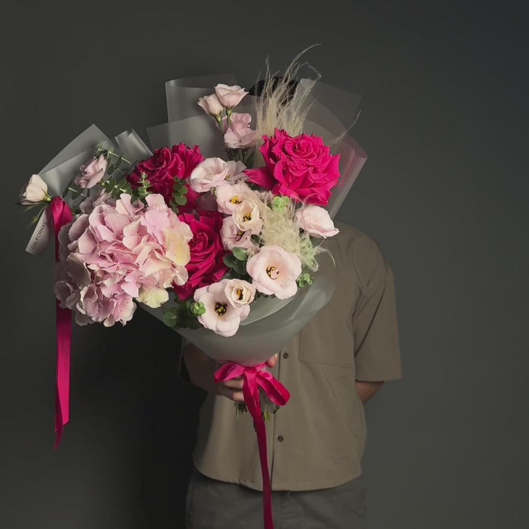 Buchet lisianthus, hortensie si trandafiri speciali Pink, 4, Californiaflowers.ro