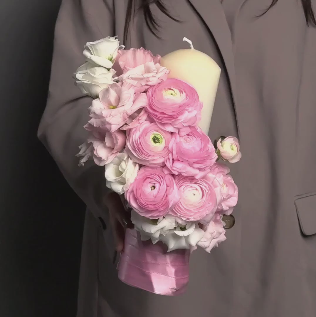 Lumanari de cununie cu ranunculus si lisianthus roz, 6, Californiaflowers.ro