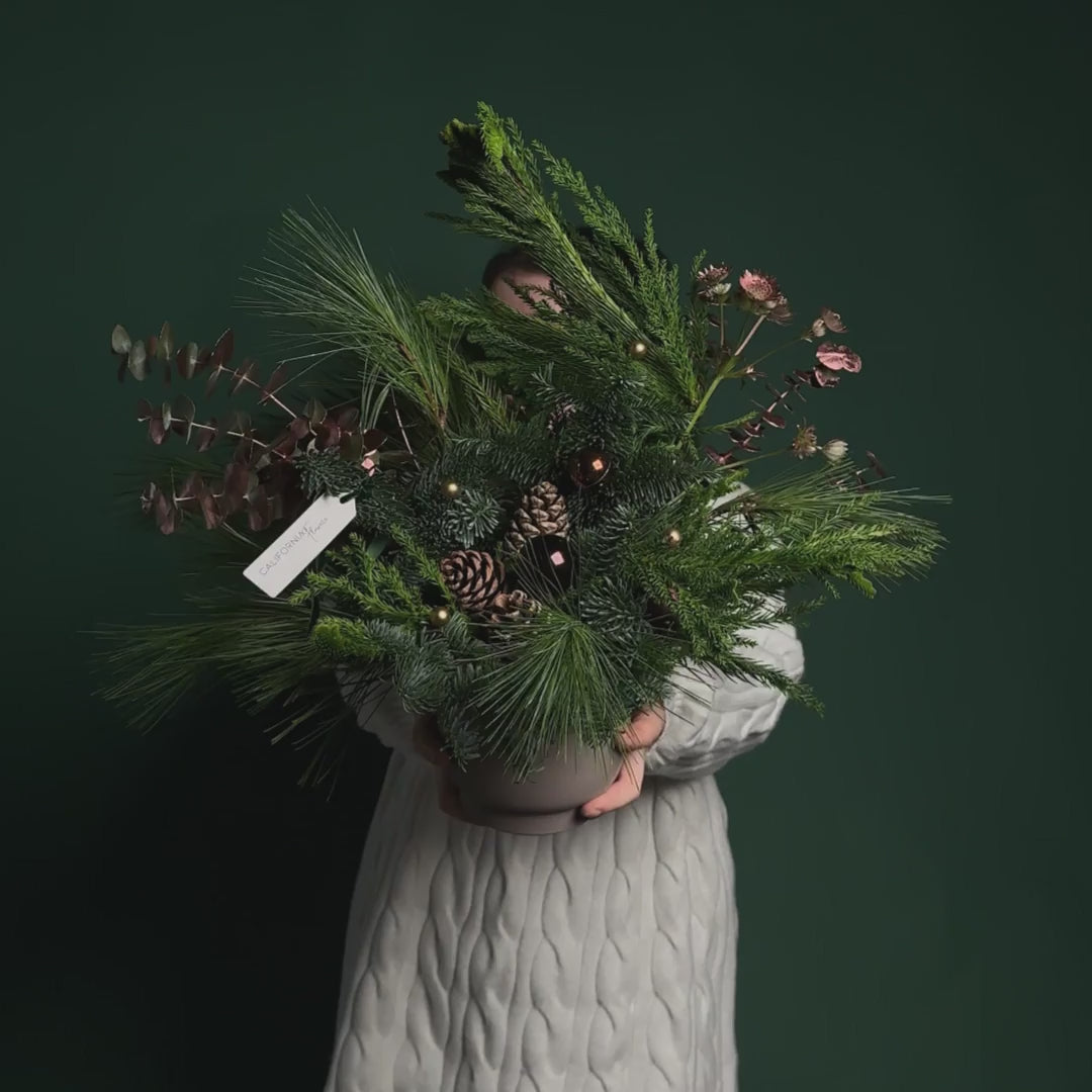 Aranjament de Craciun bronz, 5, Californiaflowers.ro