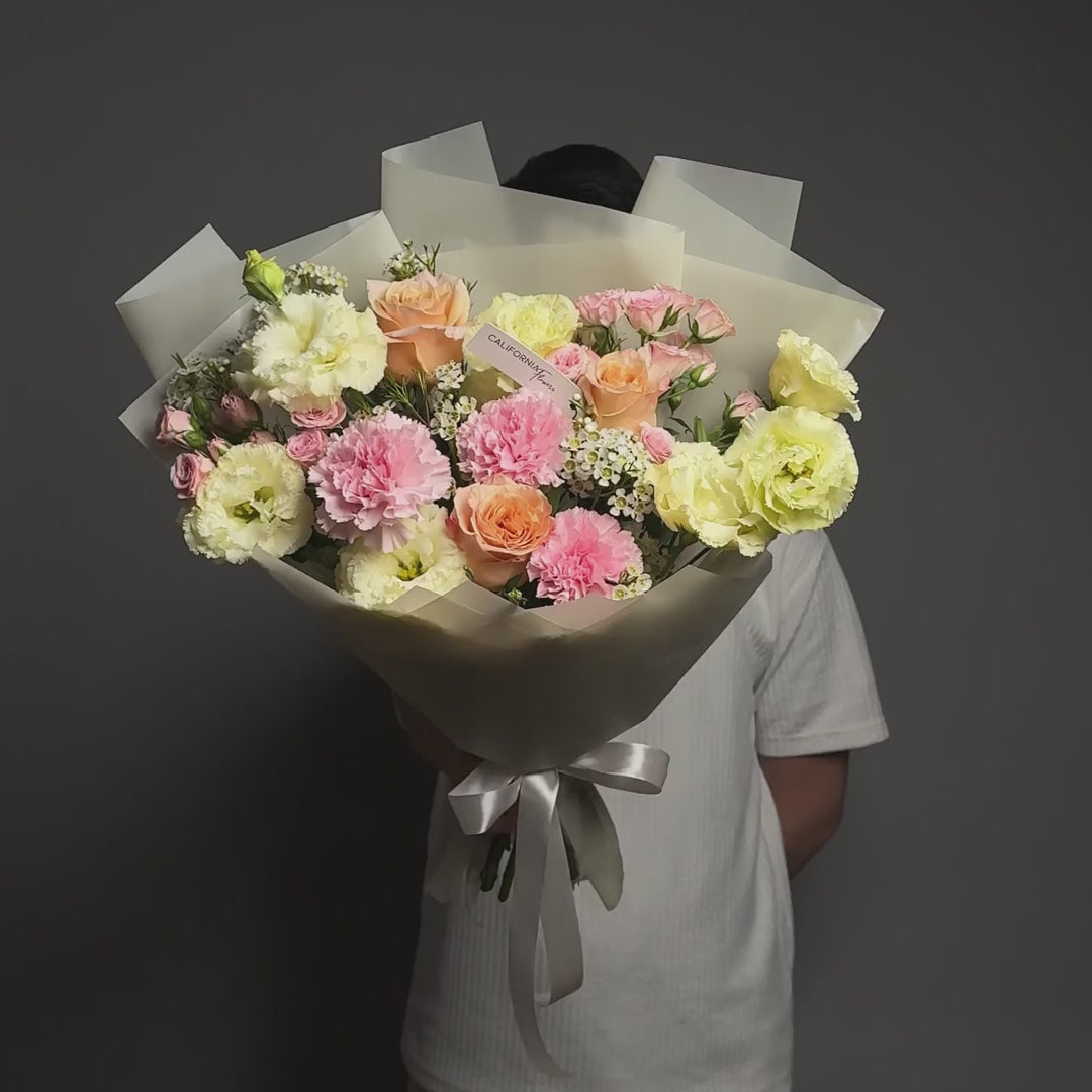 Buchet miniroze, trandafiri si dianthus, 4, Californiaflowers.ro