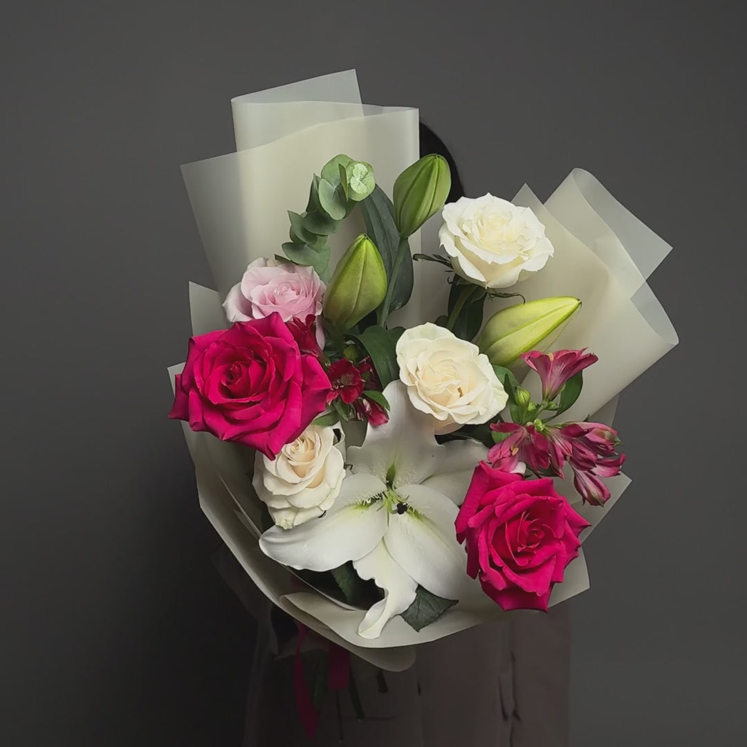 Buchet crini si trandafiri Pink, 4, Californiaflowers.ro