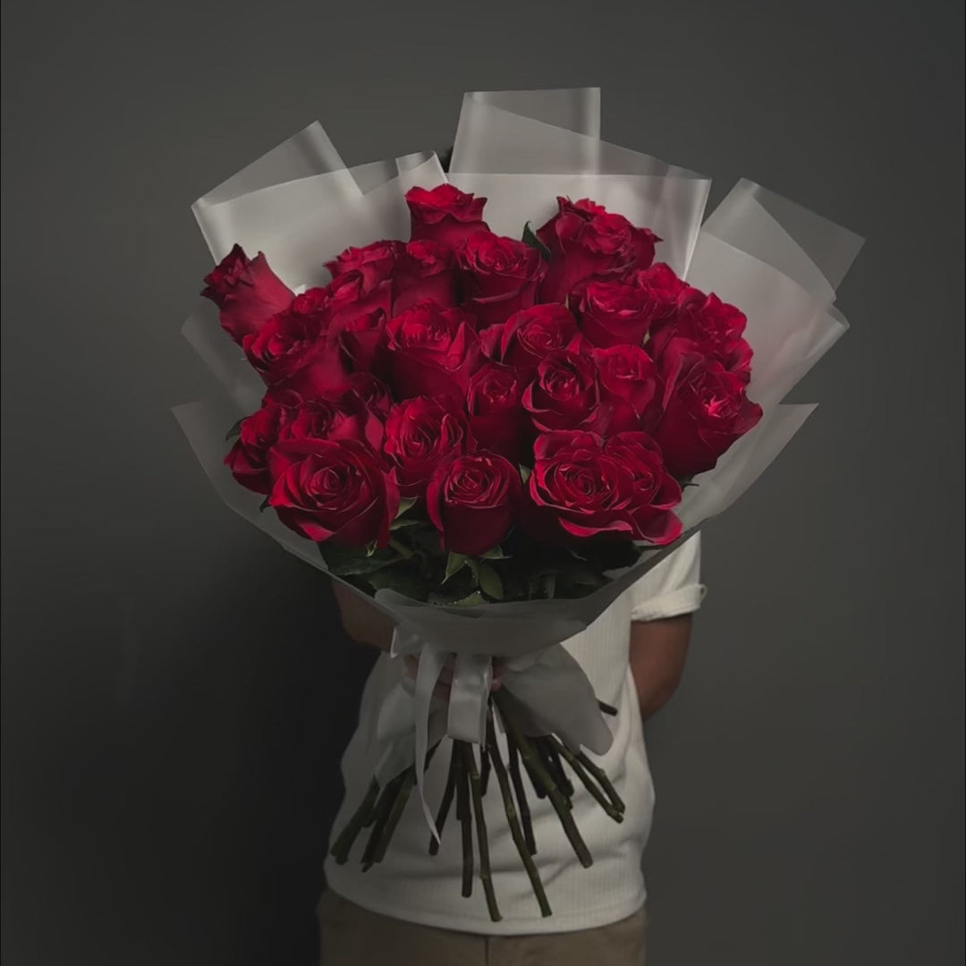 Buchet 29 trandafiri rosii, 4, Californiaflowers.ro