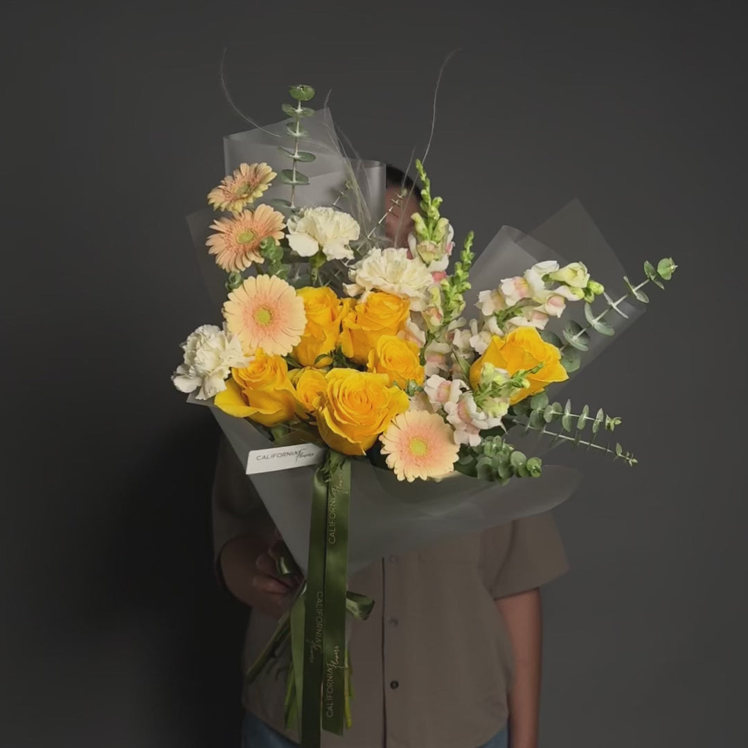 Buchet trandafiri galbeni, gerbera si antirrhinum, 4, Californiaflowers.ro