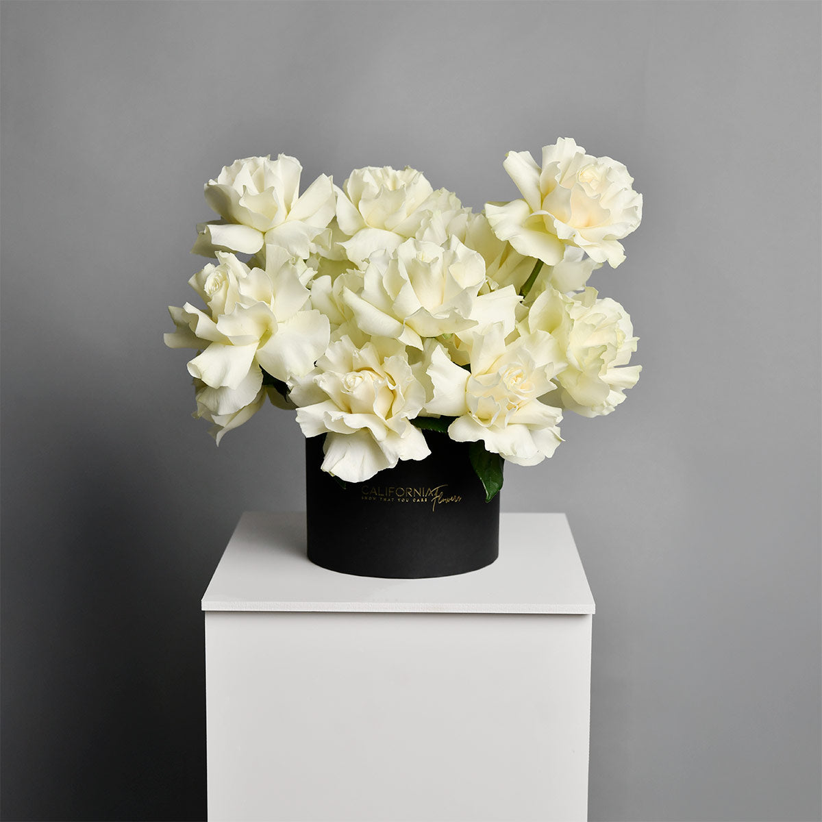 Floral arrangement in a box with special white roses, 3, Californiaflowers.ro