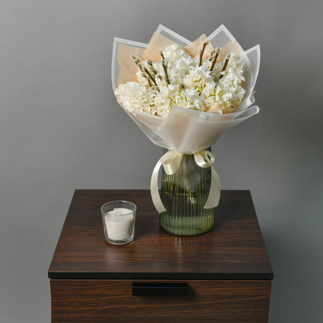 Buchet 13 zambile albe, 5, Californiaflowers.ro