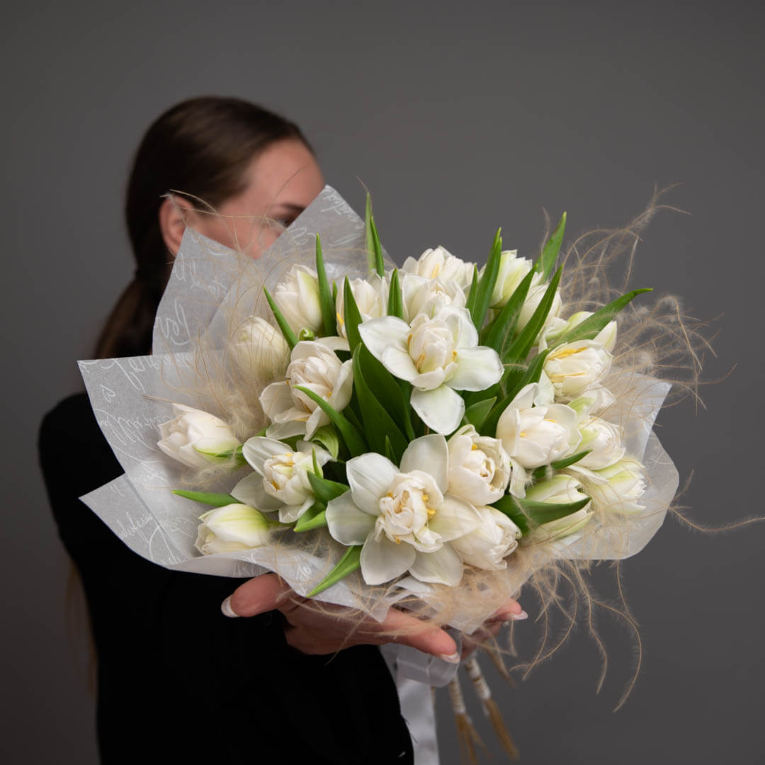 Bouquet with 49 tulips