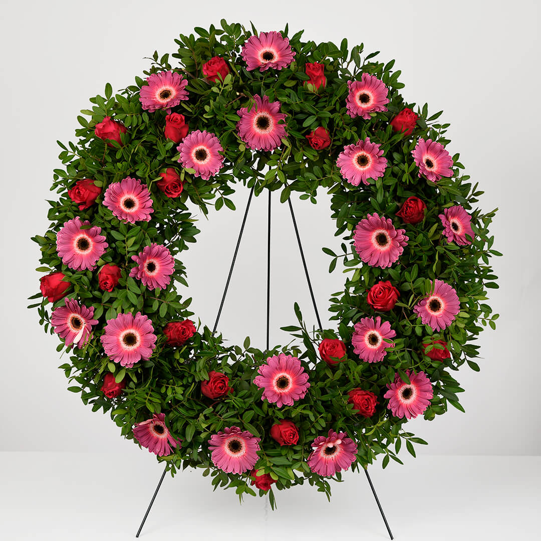 Funeral wreath with minigerbera and roses