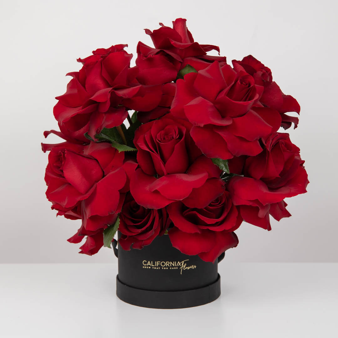 Black box with 25 special red roses