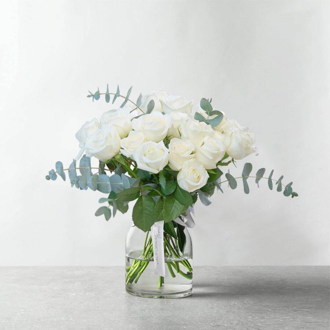 Bouquet of 17 white roses and eucalyptus