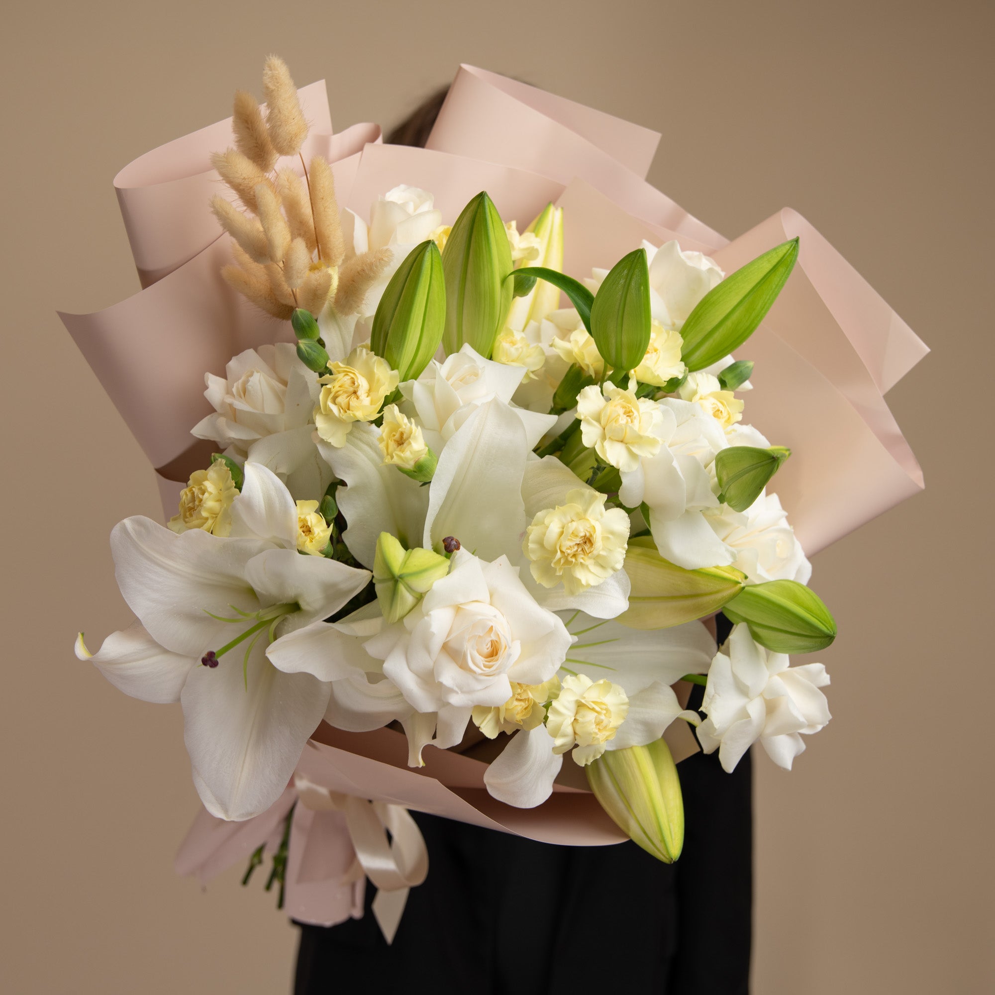 Bouquet with lilies and white roses