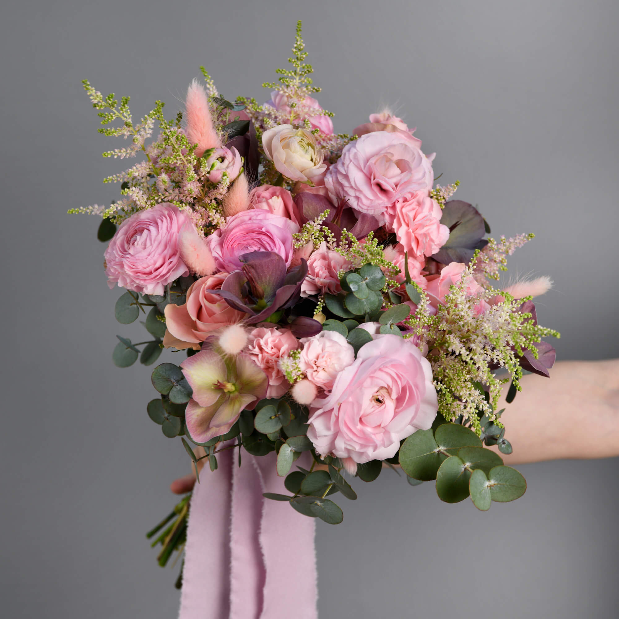 Buchet de mireasa cu ranunculus si heleborus, 4, Californiaflowers.ro