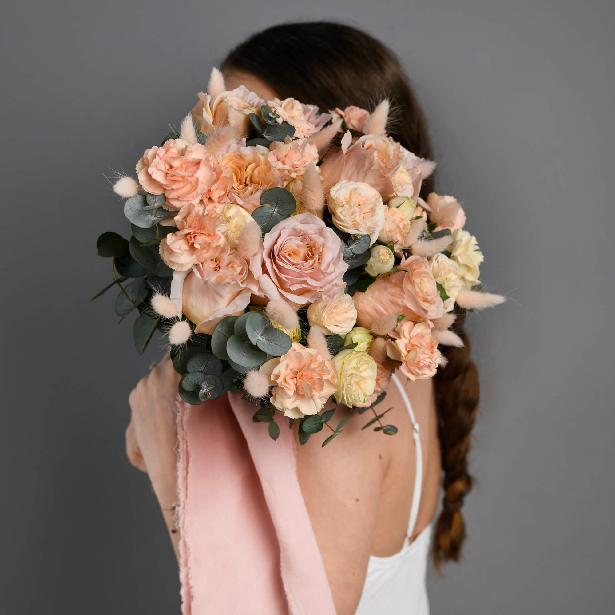 Buchet mireasa cu miniroze si trandafiri, 7, Californiaflowers.ro