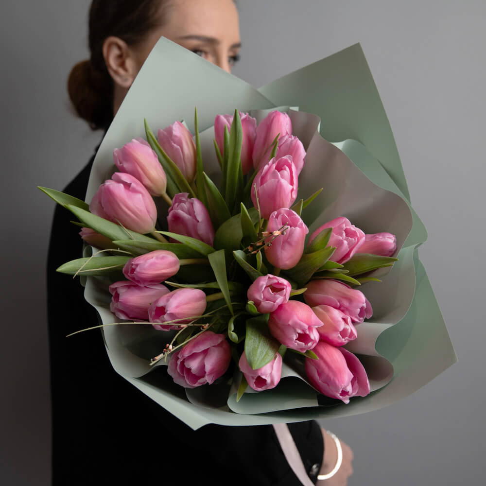 Bouquet of 21 pink tulips