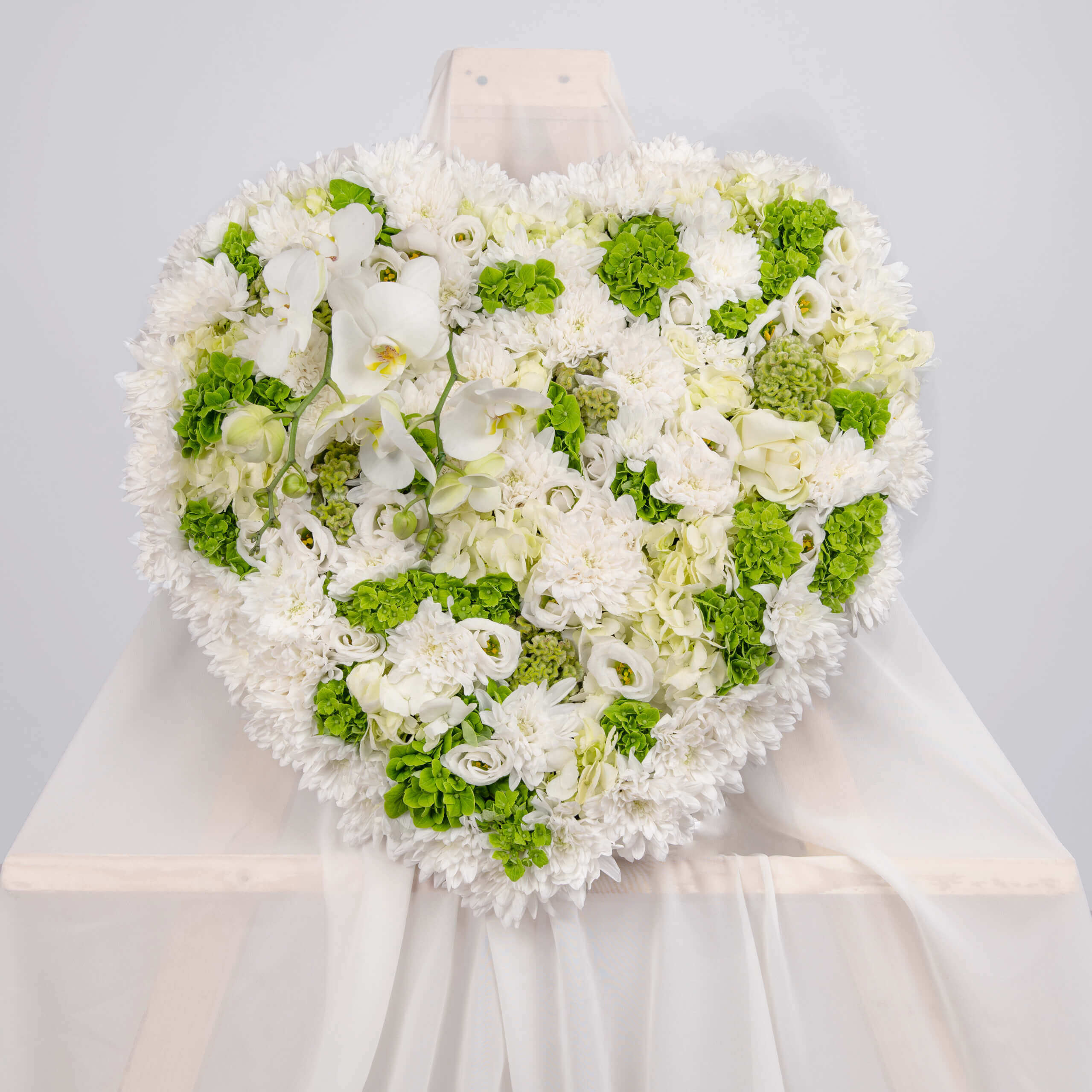 Heart funeral wreath with chrysanthemums and phalaenopsis orchids, 1, Californiaflowers.ro