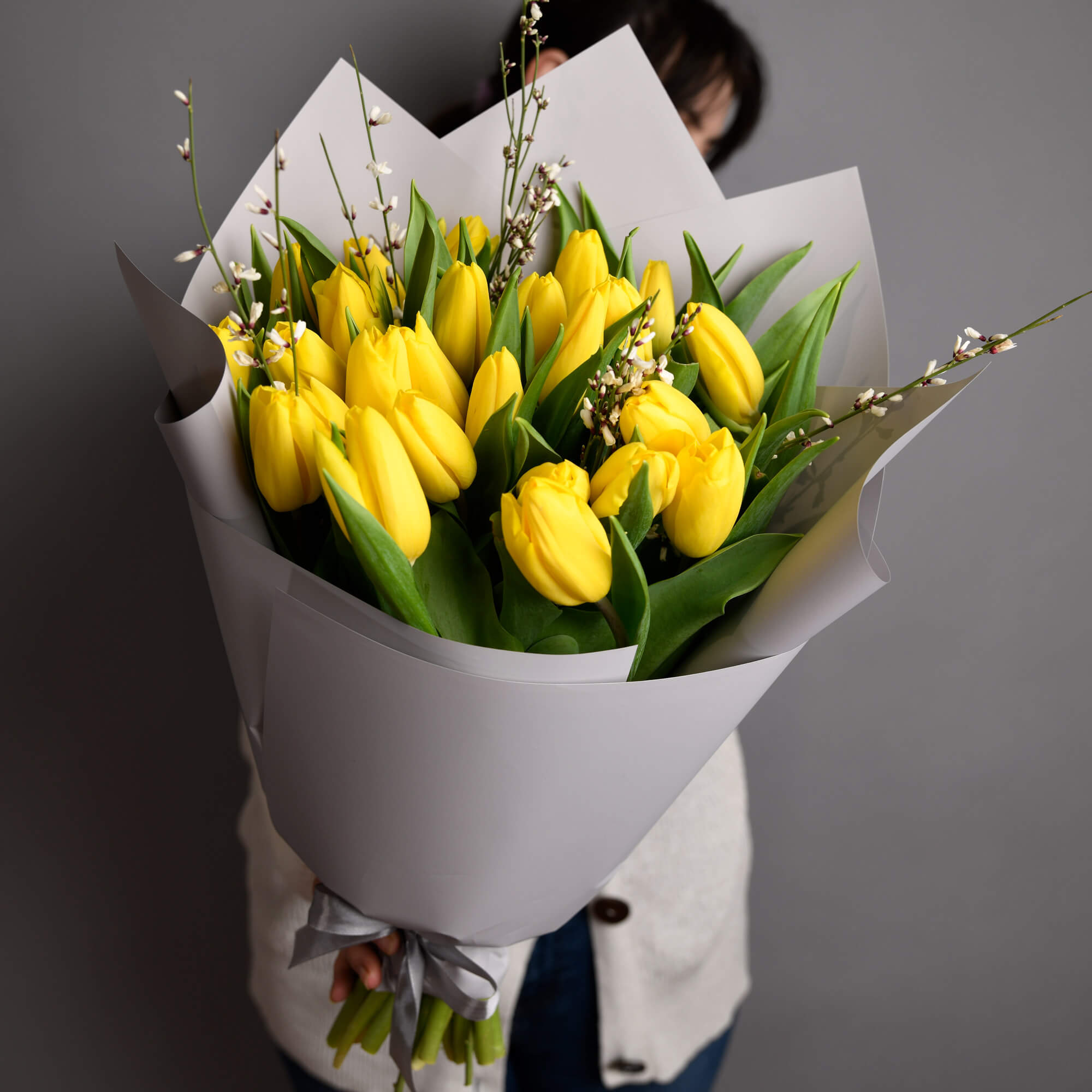 Bouquet of 25 yellow tulips