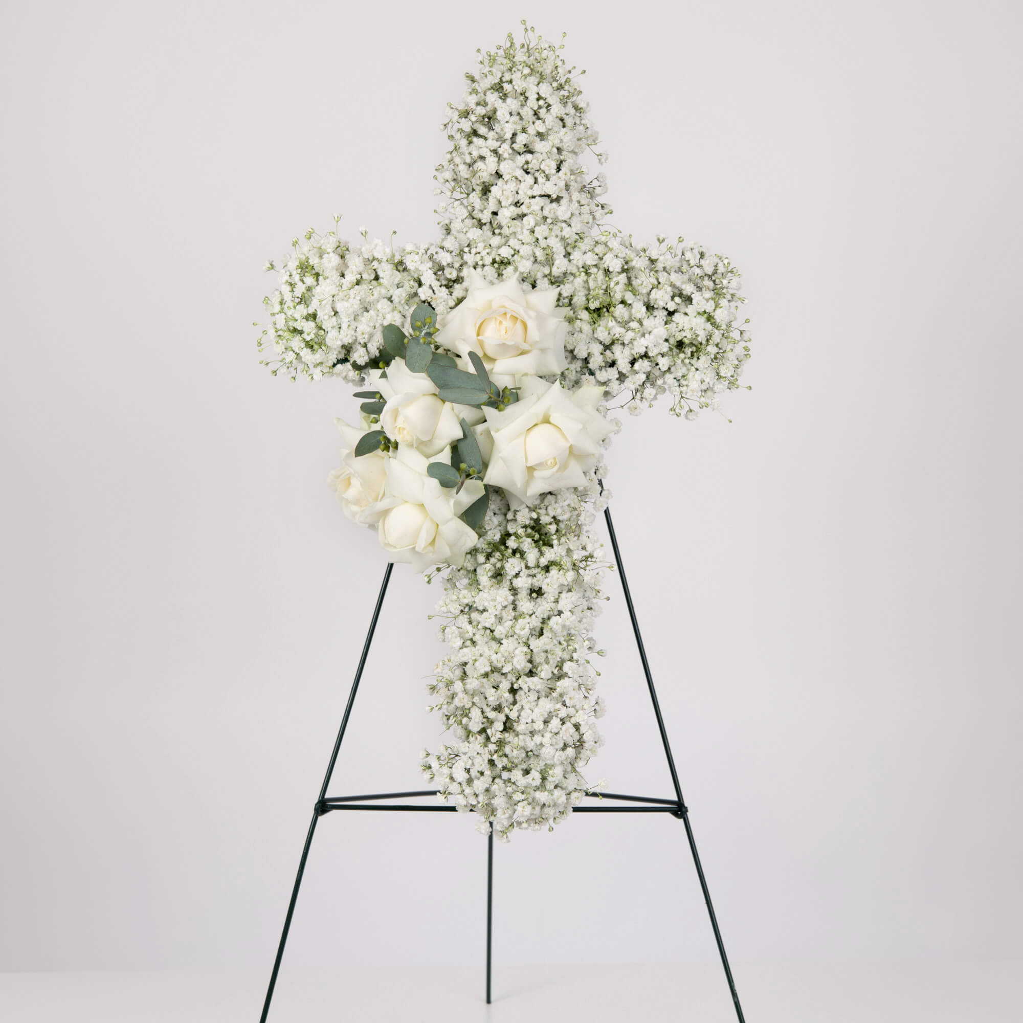 Cruce funerara rotunda cu gypsophila si trandafiri, 1
