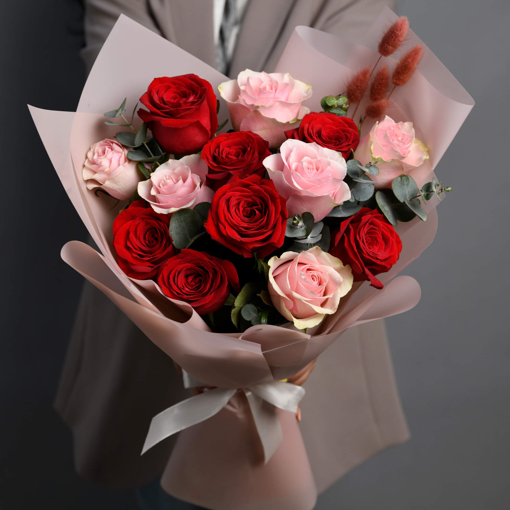 Bouquet of 13 red and pink roses