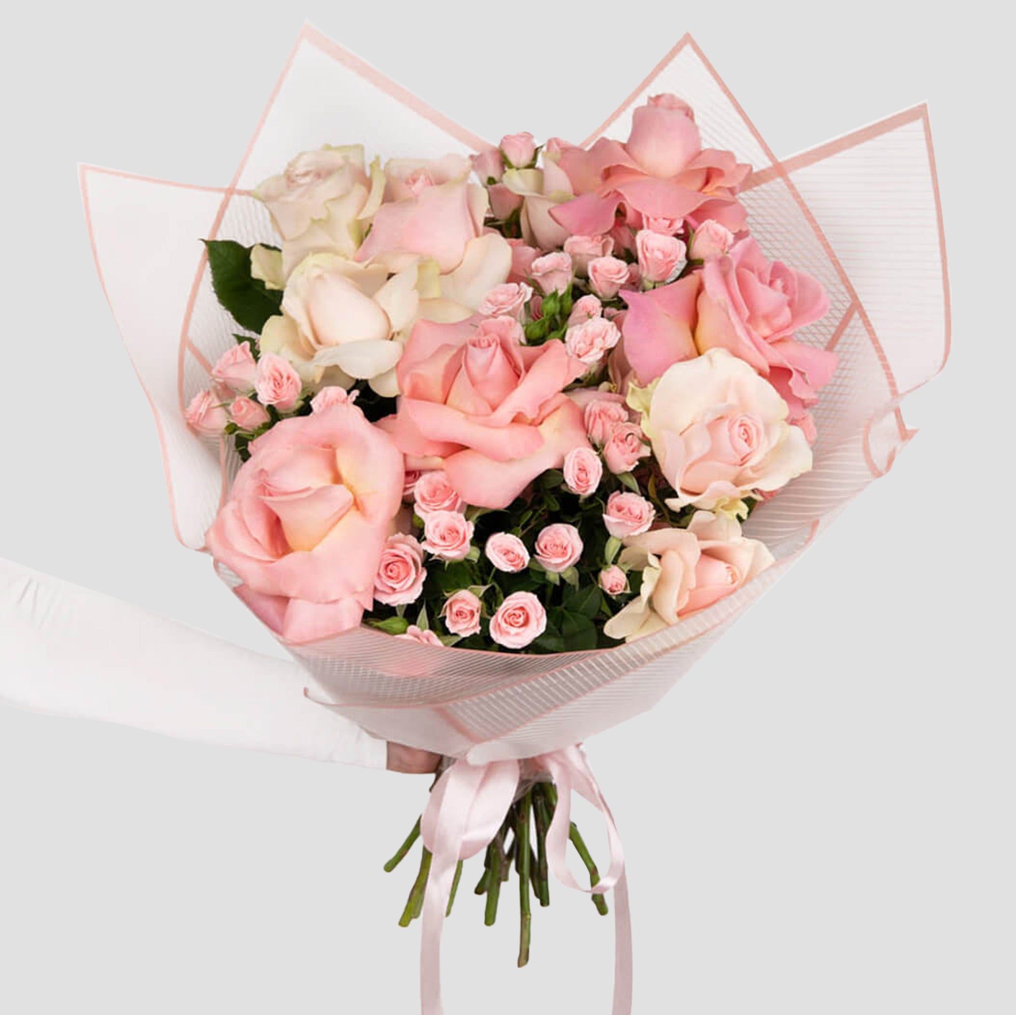 Bouquet with special roses and mini roses