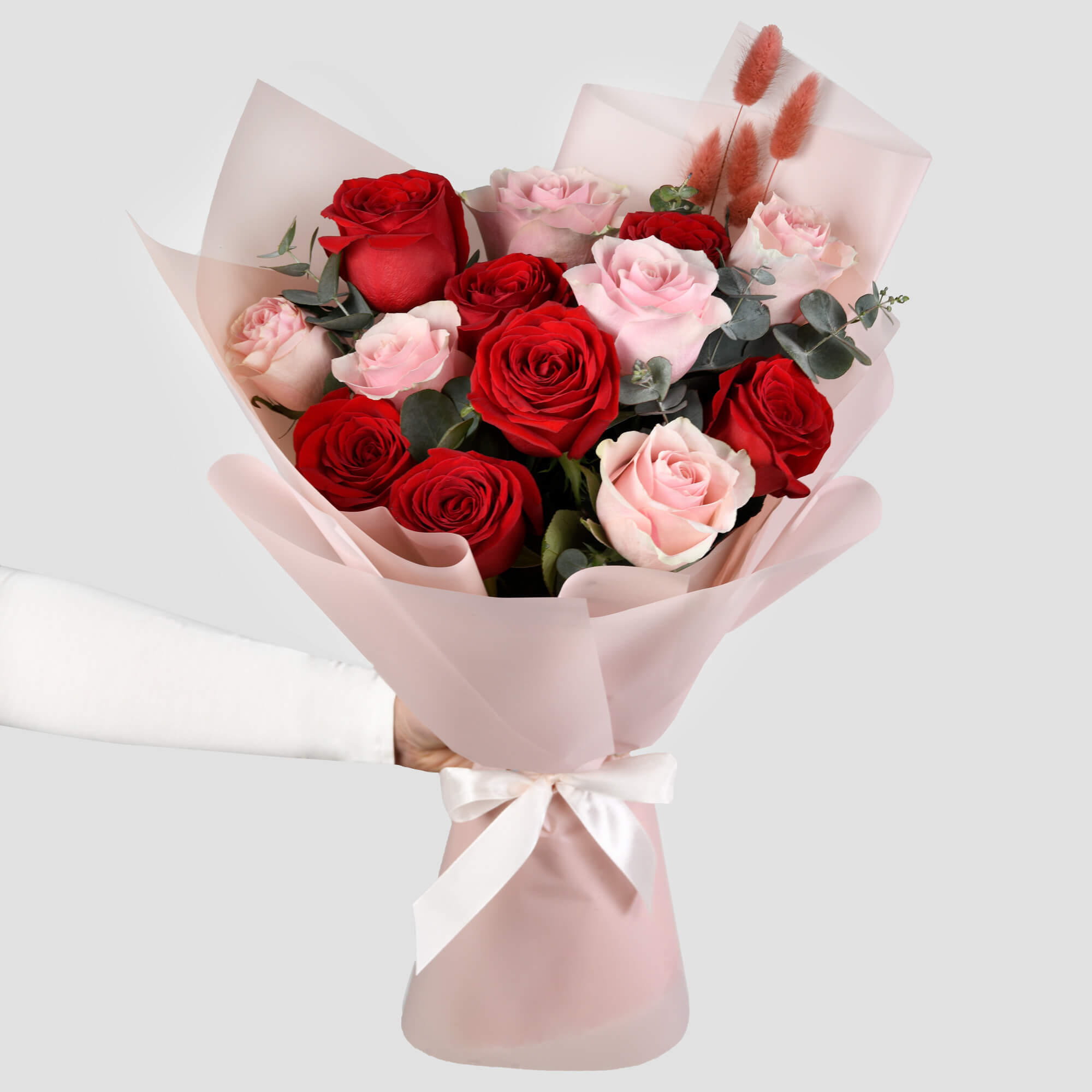 Bouquet of 13 red and pink roses