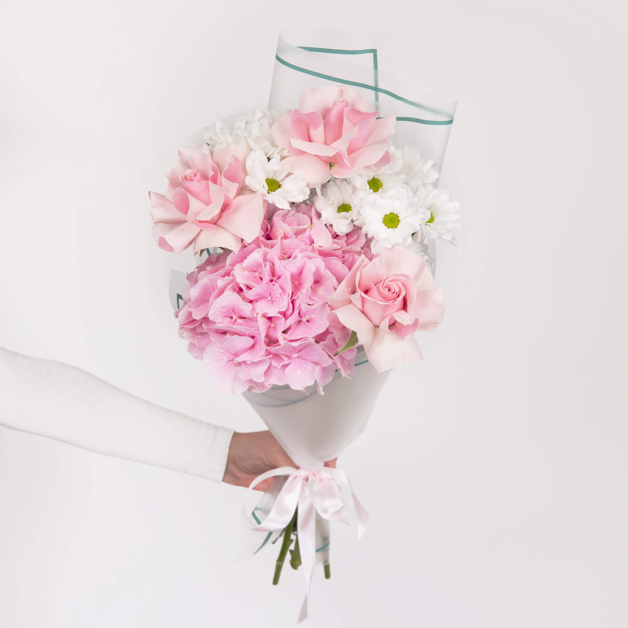 Bouquet with pink roses and chrysanthemums