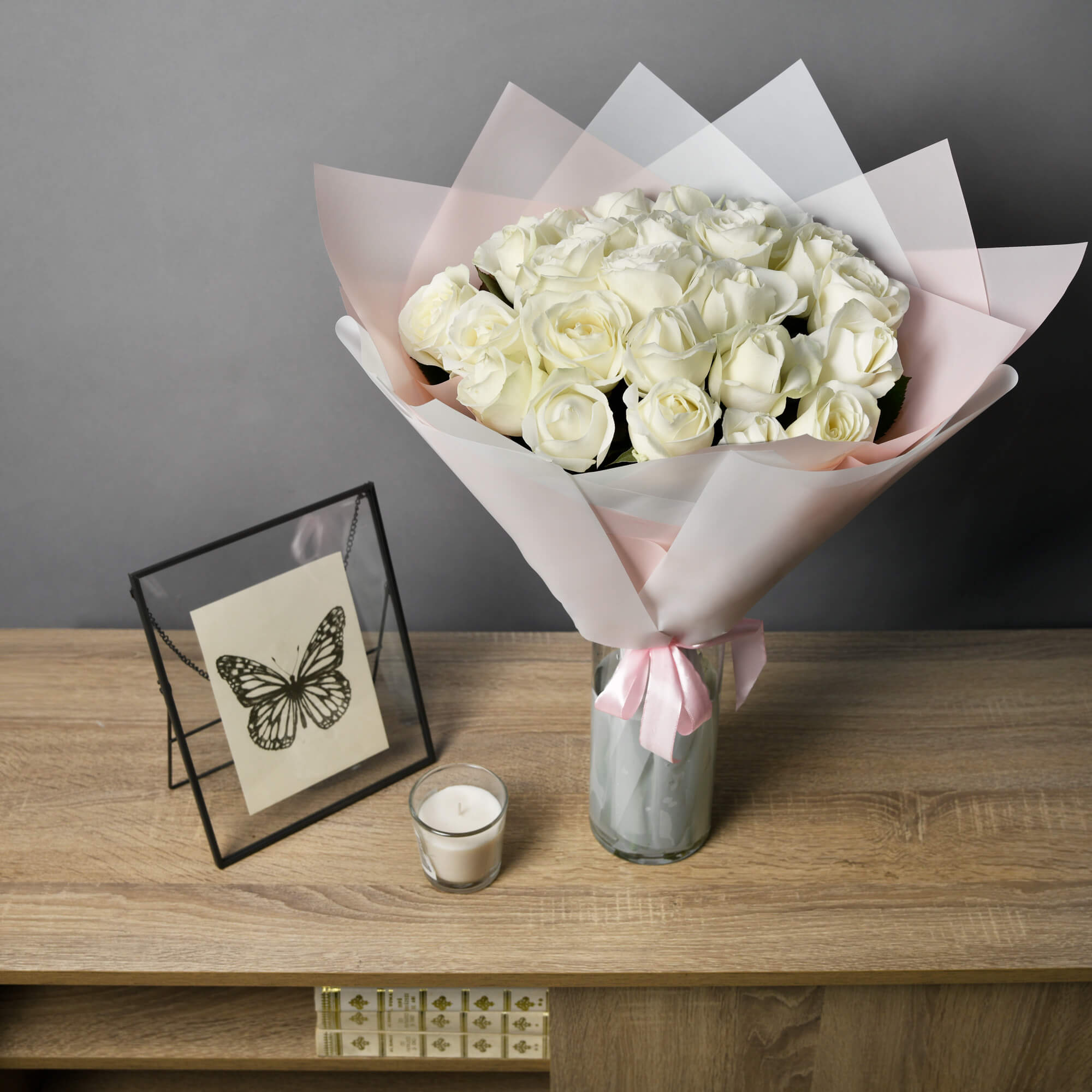 Bouquet of 23 white roses